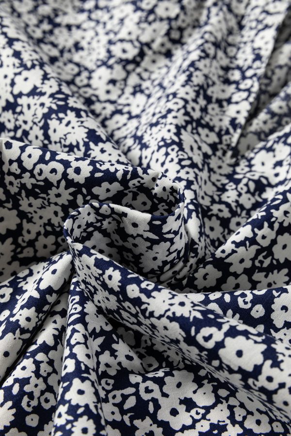 Blue Floral Print Notched V Neck Puff Sleeve Blouse - Image 8