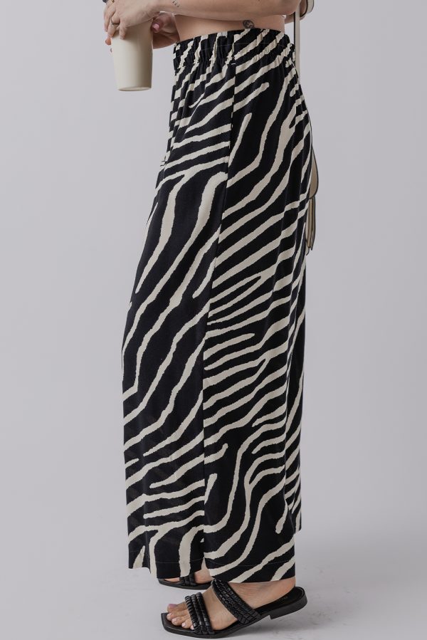 Black Zebra Striped Summer Wide Leg Pants - Image 3